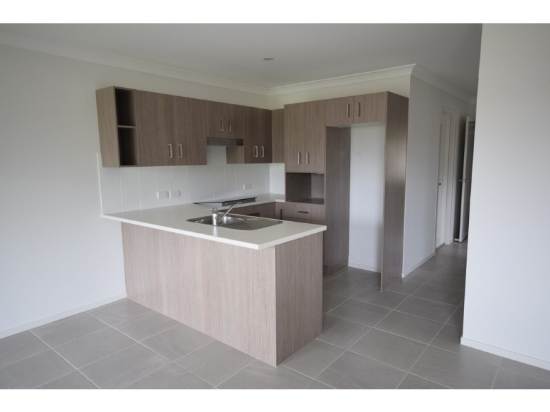 8A Elian Crescent, South Nowra NSW 2541