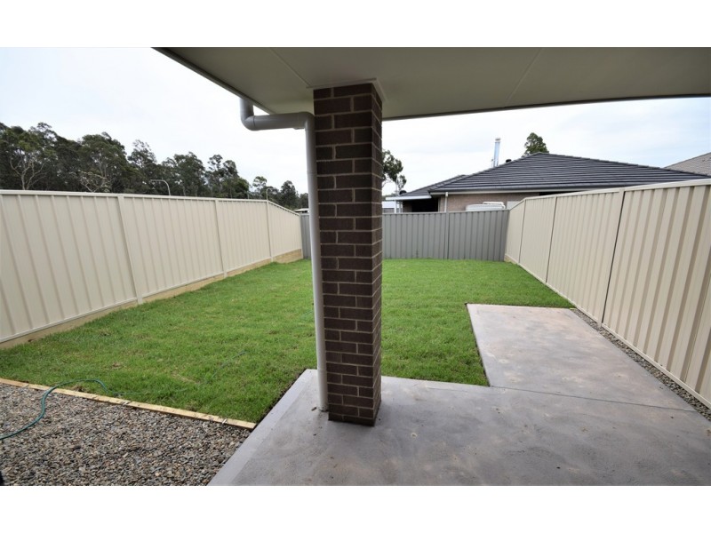 8A Elian Crescent, South Nowra NSW 2541
