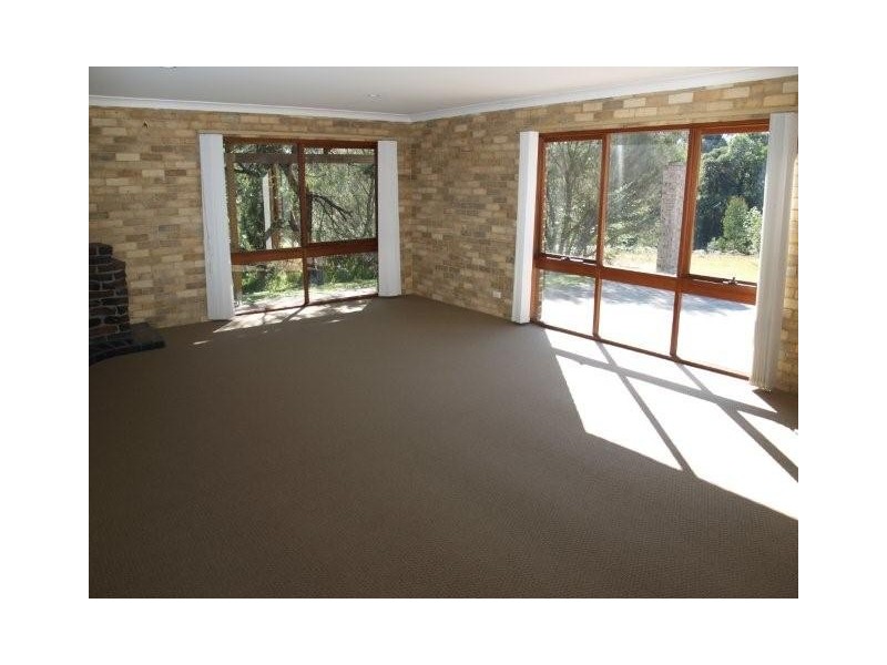 88 Falls Road, Falls Creek NSW 2540