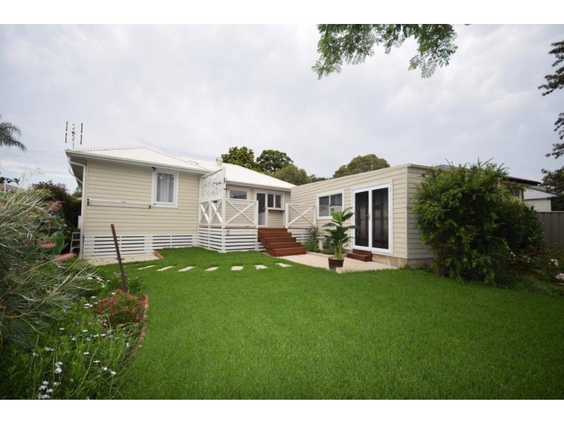 19 YOUNG AVENUE, Nowra NSW 2541