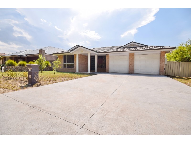 48 Rannoch Drive, West Nowra NSW 2541