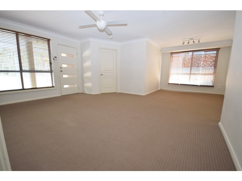 48 Rannoch Drive, West Nowra NSW 2541