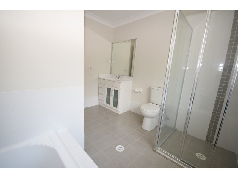 48 Rannoch Drive, West Nowra NSW 2541