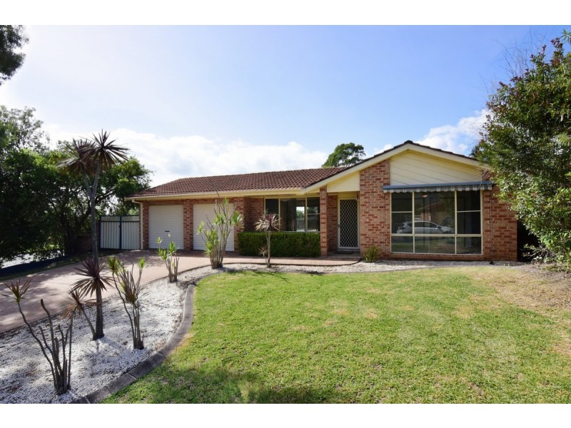 13 Regent Place, Bomaderry NSW 2541