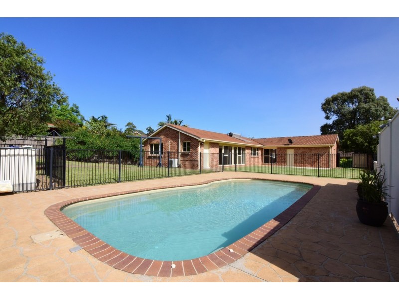 13 Regent Place, Bomaderry NSW 2541