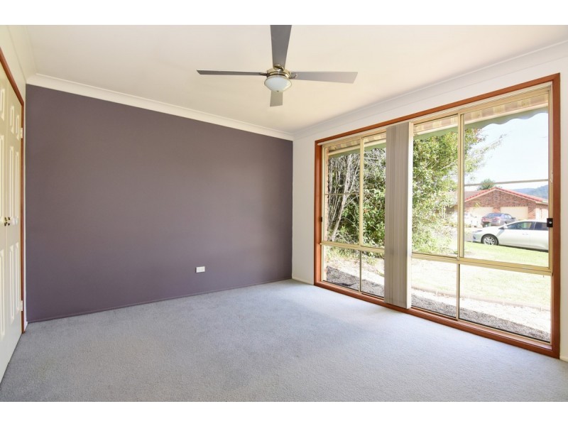 13 Regent Place, Bomaderry NSW 2541