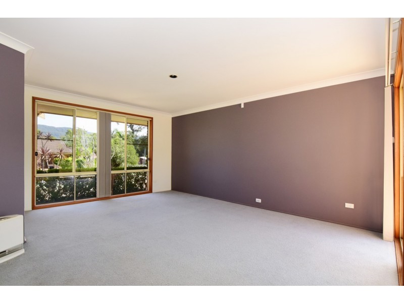 13 Regent Place, Bomaderry NSW 2541