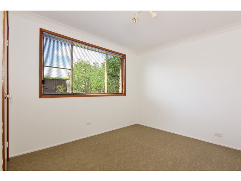 13 Regent Place, Bomaderry NSW 2541