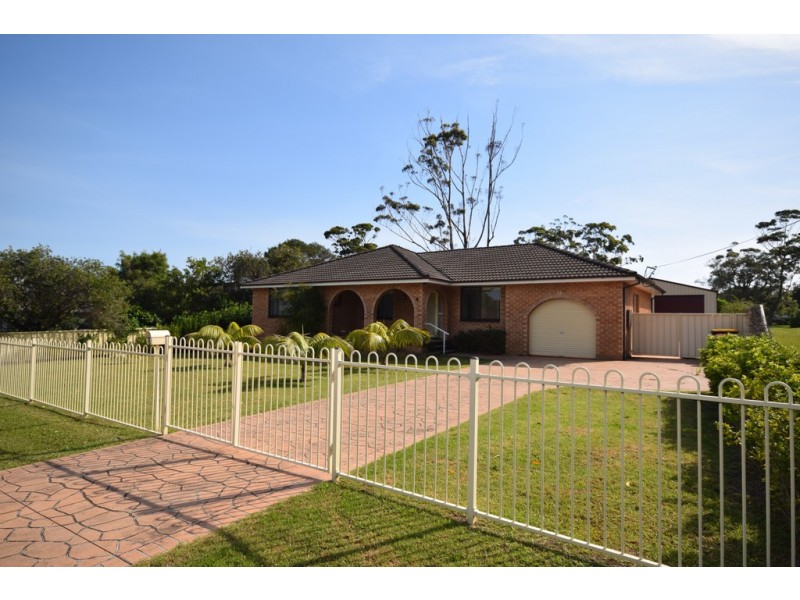 8 Greenbank Grove, Culburra Beach NSW 2540