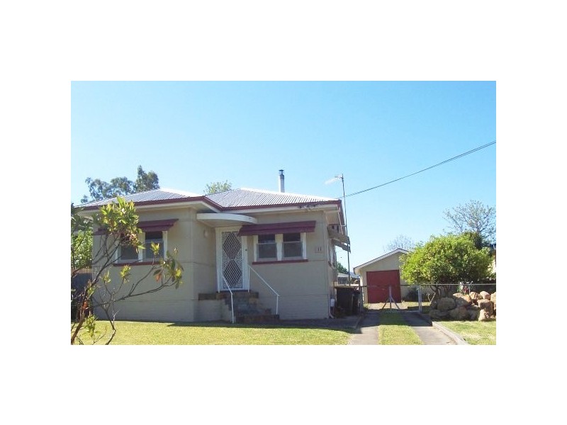 11 Mulgen Crescent, Bomaderry NSW 2541