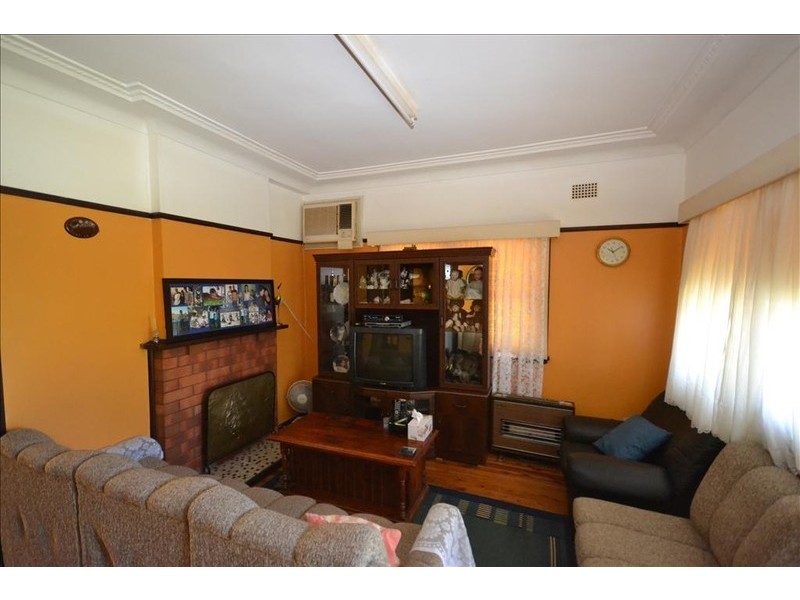 11 Mulgen Crescent, Bomaderry NSW 2541