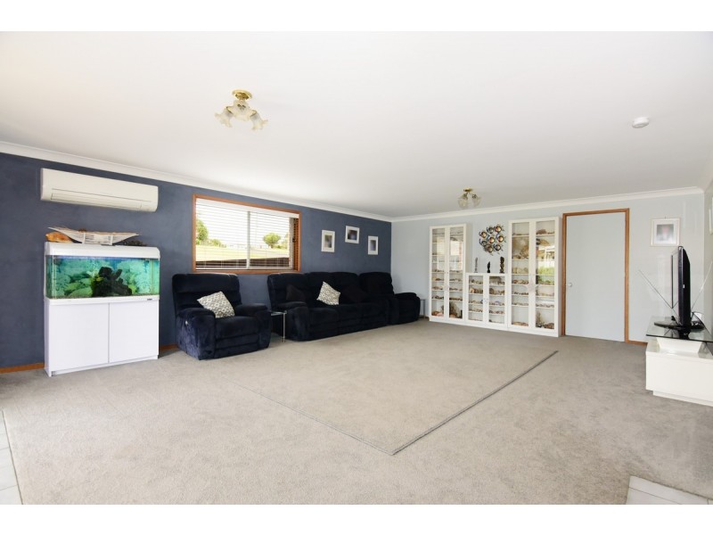6 Bartlett Drive, Greenwell Point NSW 2540