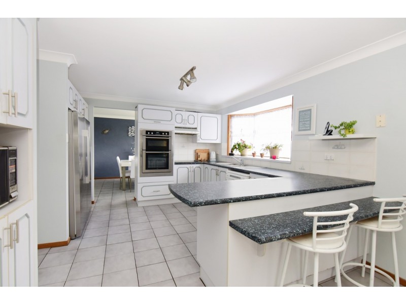 6 Bartlett Drive, Greenwell Point NSW 2540