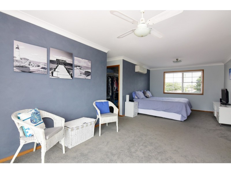 6 Bartlett Drive, Greenwell Point NSW 2540