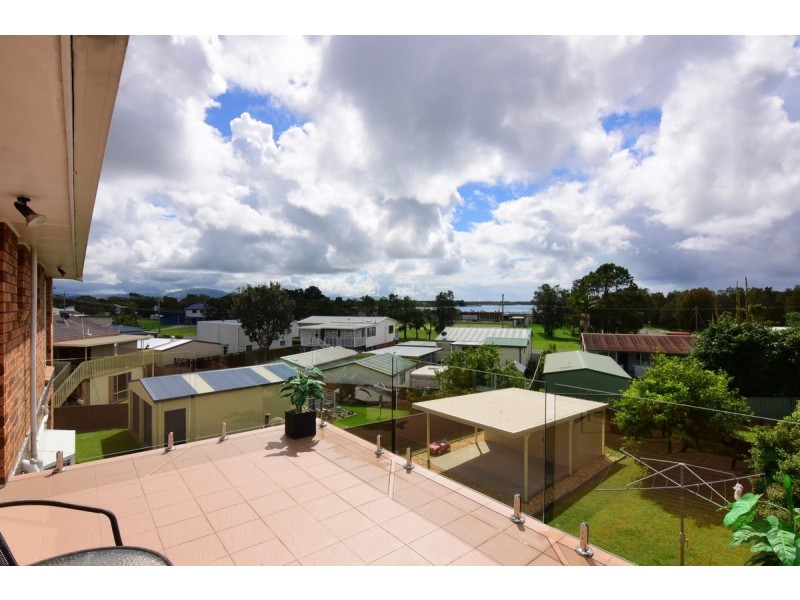 6 Bartlett Drive, Greenwell Point NSW 2540