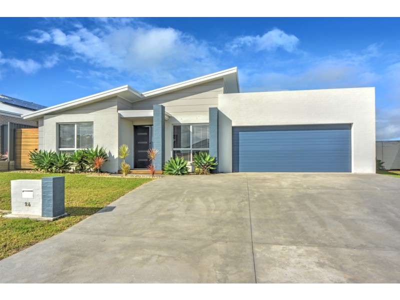 24 Wattlebird Road, South Nowra NSW 2541