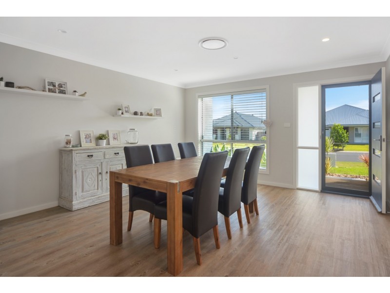 24 Wattlebird Road, South Nowra NSW 2541