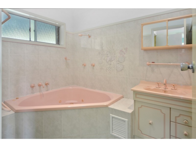 6 Berrellan Street, Greenwell Point NSW 2540