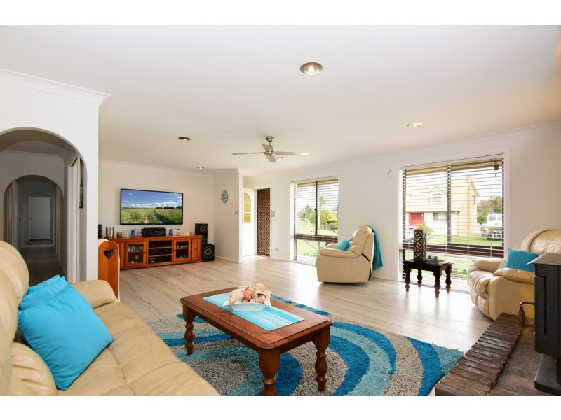 43 Comarong Street, Greenwell Point NSW 2540