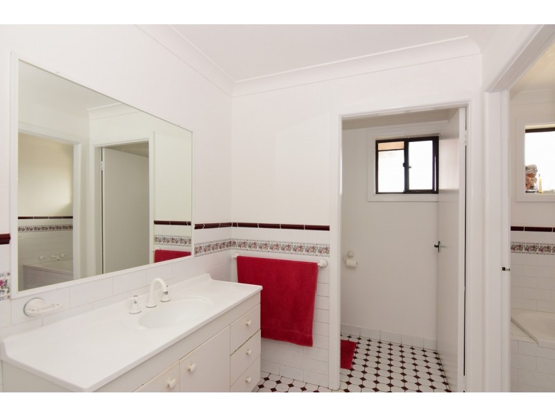 43 Comarong Street, Greenwell Point NSW 2540