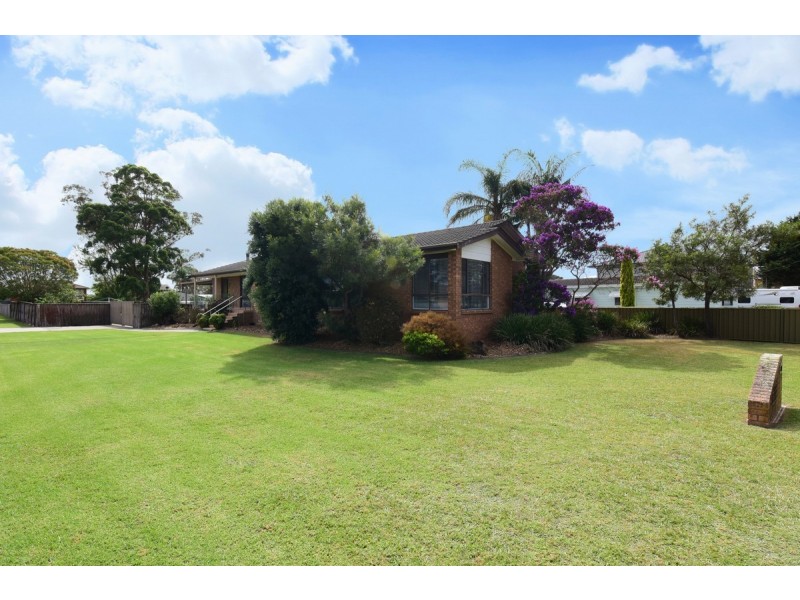 43 Comarong Street, Greenwell Point NSW 2540