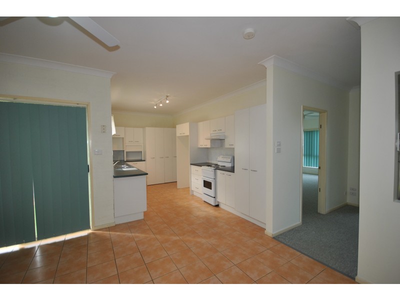 1/8 Flanagan Court, Worrigee NSW 2540