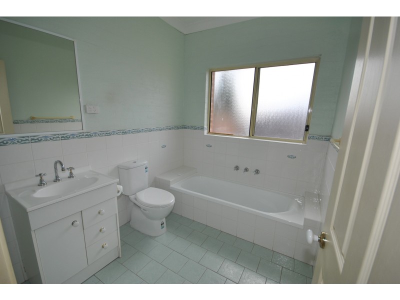 1/8 Flanagan Court, Worrigee NSW 2540