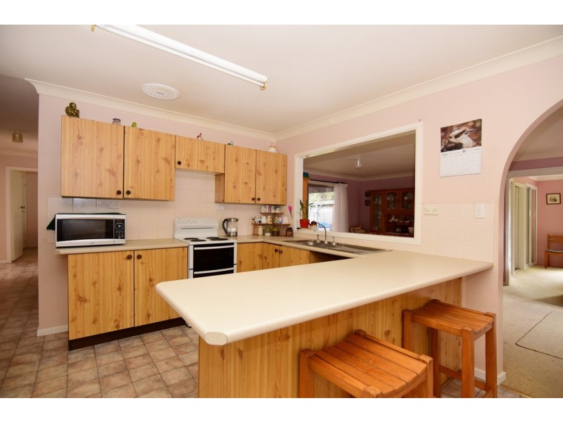 4 Maybern Close, North Nowra NSW 2541