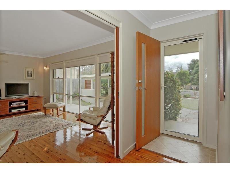 4 Fuchsia Cres, Bomaderry NSW 2541