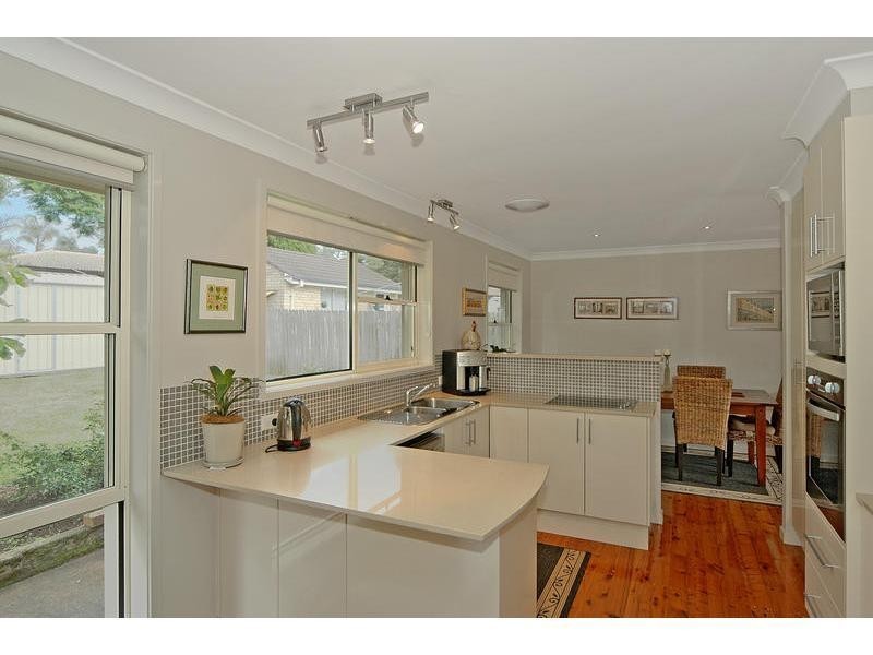 4 Fuchsia Cres, Bomaderry NSW 2541