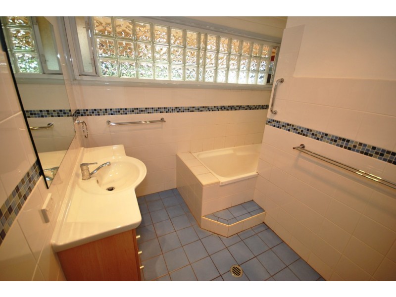 13 Hewlett Ave, North Nowra NSW 2541