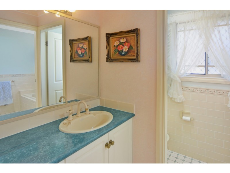 5 Coralie Close, North Nowra NSW 2541