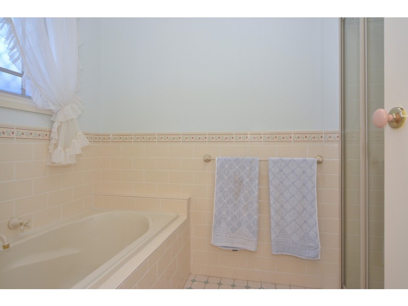 5 Coralie Close, North Nowra NSW 2541