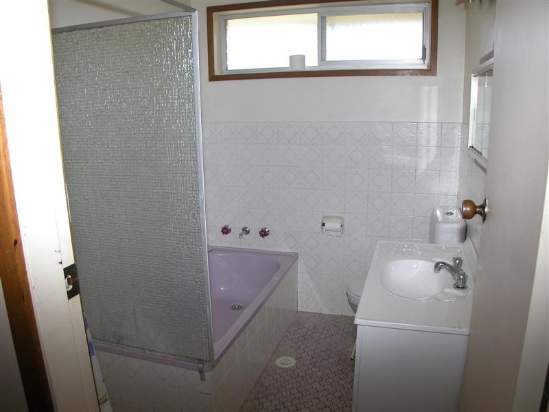 17 Ravenscliffe Road, Shoalhaven Heads NSW 2535