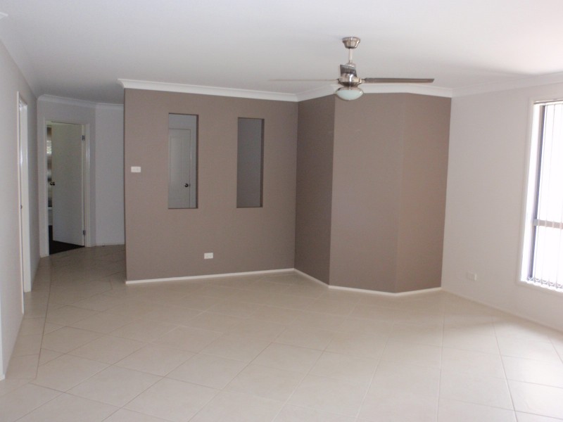 18 Golden Ash Close, Worrigee NSW 2540