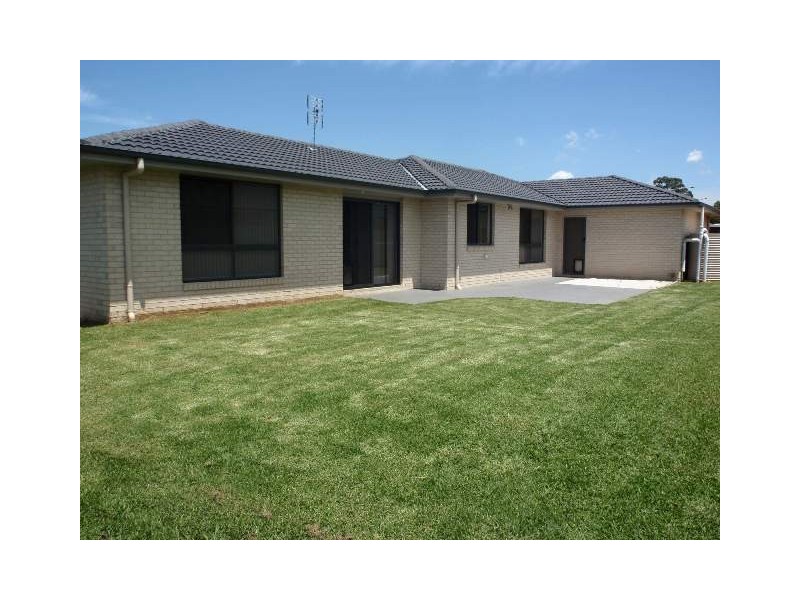 18 Golden Ash Close, Worrigee NSW 2540