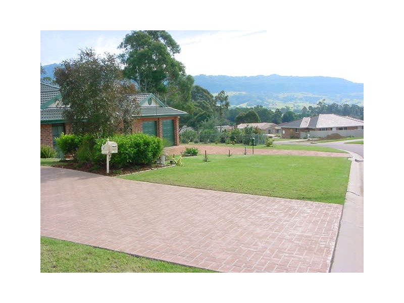 6 Freesia Crescent, Bomaderry NSW 2541