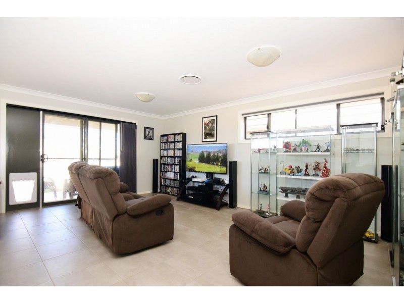 19a Mintbush Crescent, Worrigee NSW 2540
