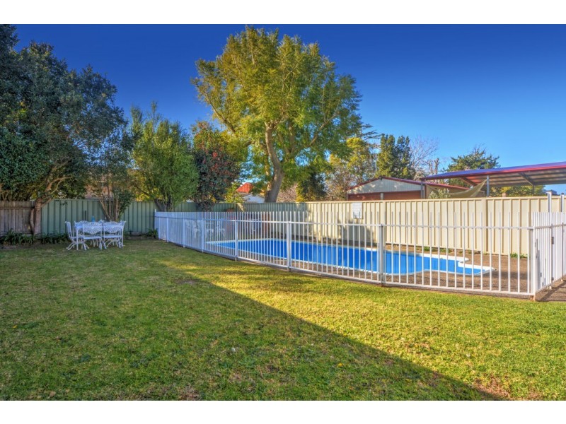 13 Lyrebird Drive, Nowra NSW 2541