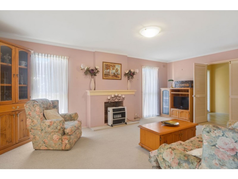 13 Lyrebird Drive, Nowra NSW 2541