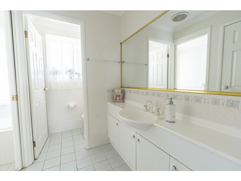 18 Warrigal Street, Nowra NSW 2541