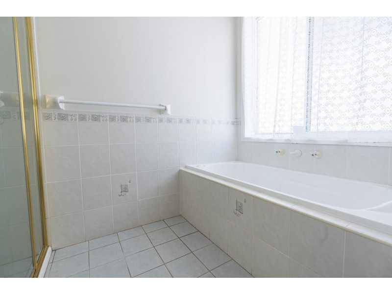 18 Warrigal Street, Nowra NSW 2541