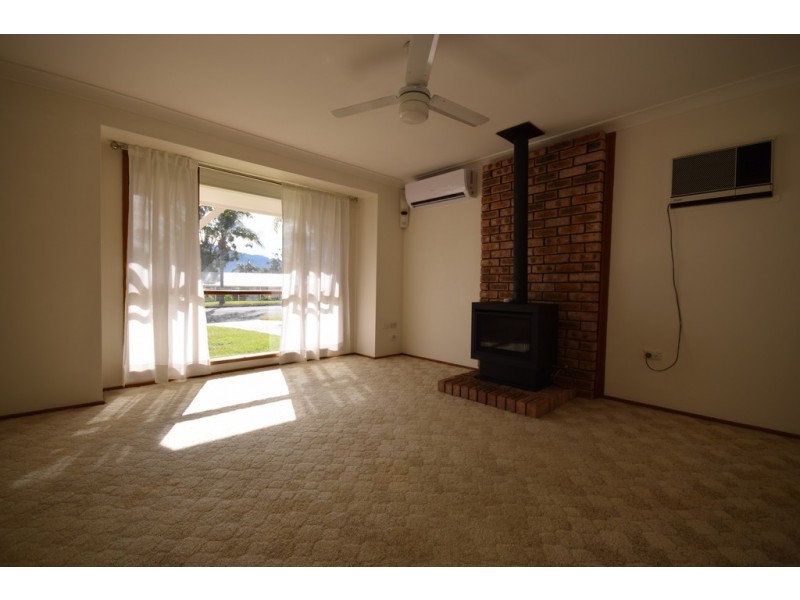 18 GOLDEN CANE AVENUE, North Nowra NSW 2541