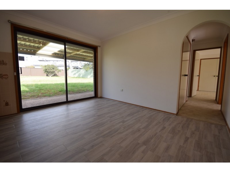 18 GOLDEN CANE AVENUE, North Nowra NSW 2541