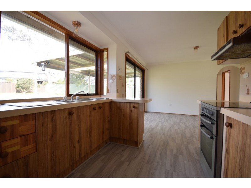 18 GOLDEN CANE AVENUE, North Nowra NSW 2541