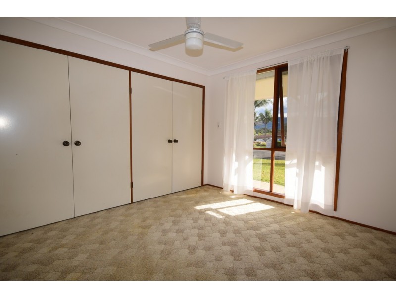 18 GOLDEN CANE AVENUE, North Nowra NSW 2541