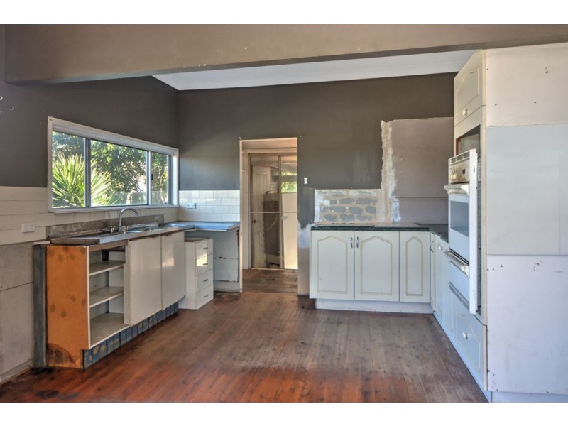 457 Princes Highway, Bomaderry NSW 2541