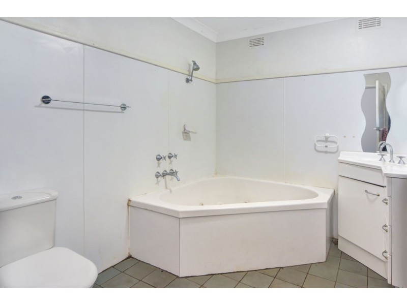 66 Greens Road, Greenwell Point NSW 2540