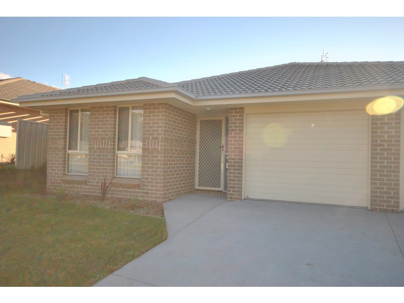 7 Flannelflower Avenue, West Nowra NSW 2541