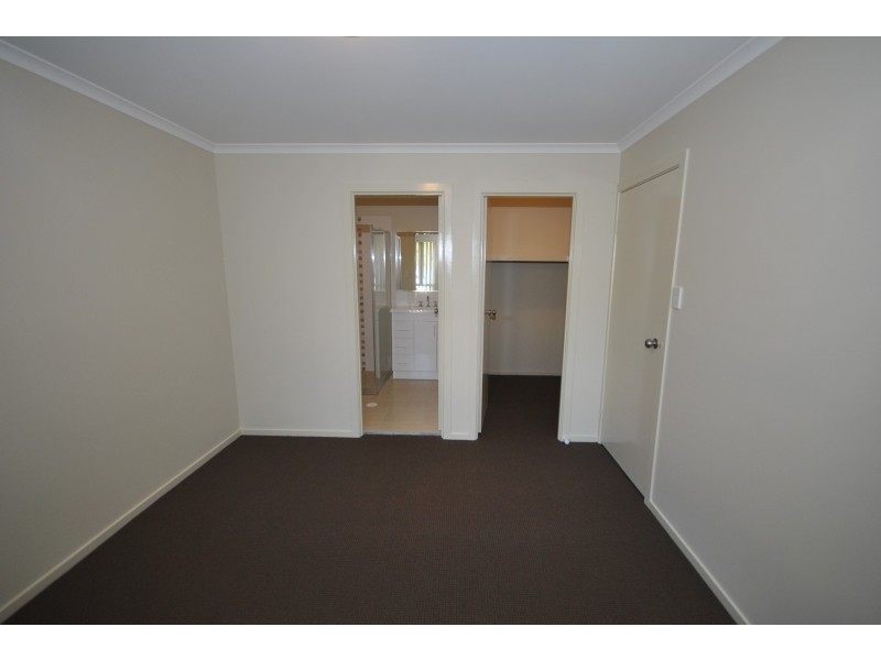 7 Flannelflower Avenue, West Nowra NSW 2541